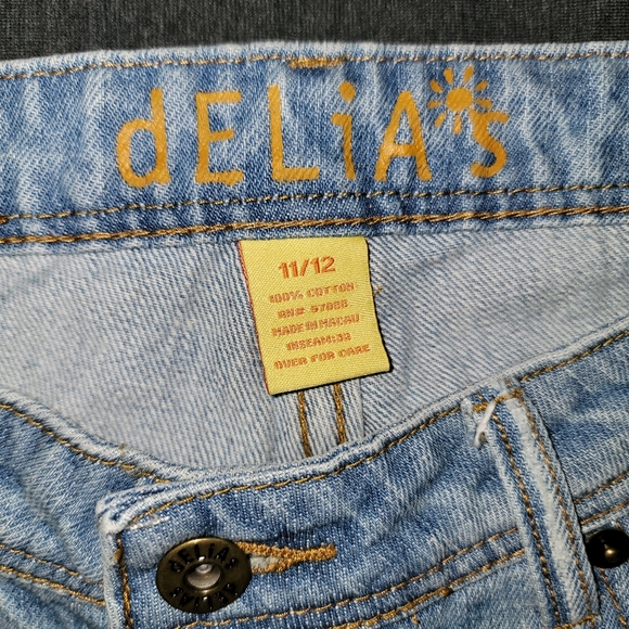 dELiA*s Painted Distressed Jeans - Size 11/12 - Light Wash - Picture 4 of 12